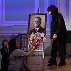 Элисо Вирсаладзе и портрет К.Н. Игумнова. Фото Дениса Рылова