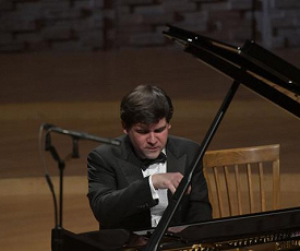 МЕЖДУ СТРАВИНСКИМ И СКРЯБИНЫМ