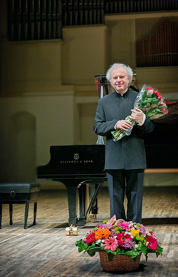 БУРЯ ЧУВСТВ ЗА ЕВРОПЕЙСКИМ ФАСАДОМ