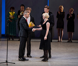 КОГДА ЧАСЫ ДВЕНАДЦАТЬ БЬЮТ