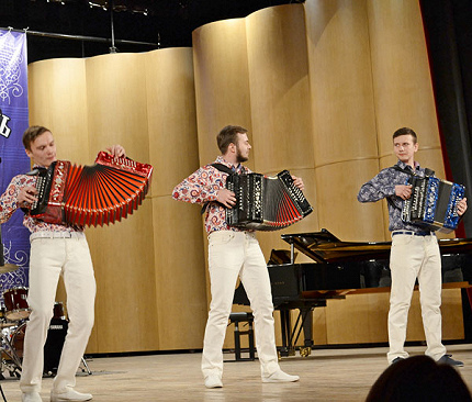 БАЯНУ – ДОРОГУ!