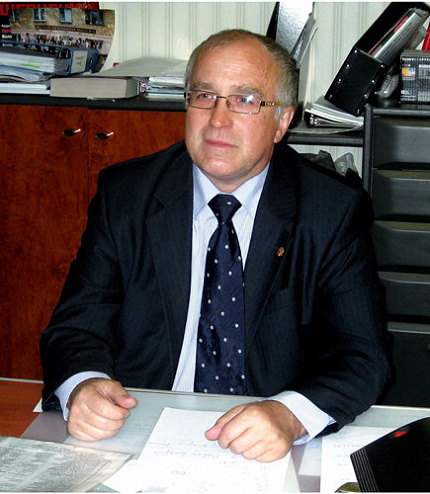 СОХРАНЯЯ ДОСТОИНСТВО