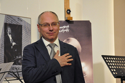 ИСКРЕННОСТЬ И ТЕПЛОТА КАК ЧЕРТЫ СТИЛЯ