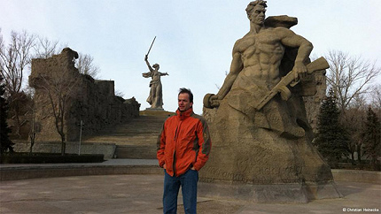 «ОБНИМИТЕСЬ, МИЛЛИОНЫ!»