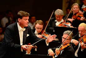 БОРЬБА ВДОХНОВЕНИЯ С ОБУЗДАНИЕМ