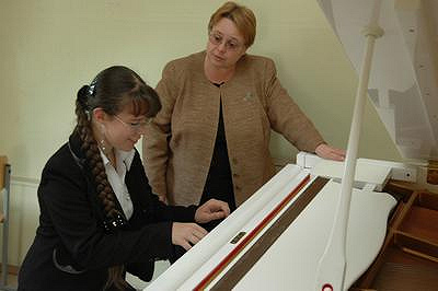 ПРЕКРАСНЫЙ ИСПОЛНИТЕЛЬ, ИНИЦИАТИВНЫЙ ПЕДАГОГ