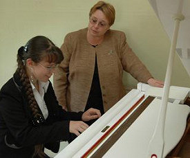 ПРЕКРАСНЫЙ ИСПОЛНИТЕЛЬ, ИНИЦИАТИВНЫЙ ПЕДАГОГ