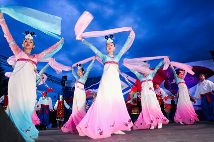 ИСКУССТВО МУДРОЕ НЕ ТЕРПИТ ПУСТОТЫ