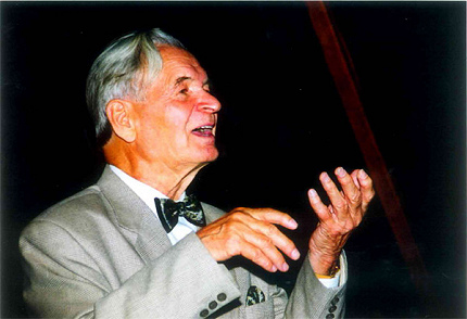 Михаил РОЖКОВ: «ЛЮБИТЕ НАРОДНЫЕ ИНСТРУМЕНТЫ, ИГРАЙТЕ НА НИХ!..»