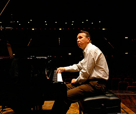 Михаил Плетнев против антиматерии