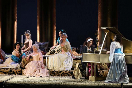 «ПИКОВАЯ ДАМА» В ЗОЛОТЕ И ГЛЯНЦЕ