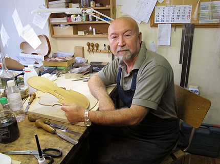 С ЛЮБОВЬЮ К СКРИПКЕ, К ТВОРЧЕСТВУ, К РОССИИ