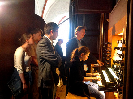 МЕСТО ВСТРЕЧИ  БАХА С БУКСТЕХУДЕ ИЗМЕНИТЬ НЕЛЬЗЯ