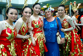 «НАШ МИР» НЕ ДЕКЛАРИРУЕТ,  А ДЕМОНСТРИРУЕТ