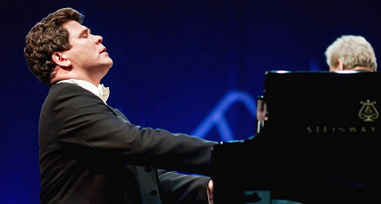 РОЯЛЬНОЕ ДВИЖЕНИЕ