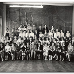 Коллектив преподавателей с выпускниками, 1980 год