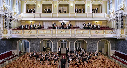 ПО ТУ СТОРОНУ СЦЕНЫ