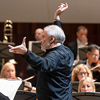 Дирижирует Валерий Гергиев. Фото Александра Шапунова