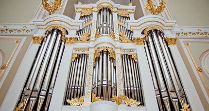 БОГАТСТВО ПРОГРАММ, РАЗНООБРАЗИЕ ЗАЛОВ