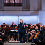 Артем Варгафтик и музыканты ГАСО. Фото предоставлено Московской филармонией