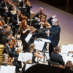 Дирижирует Валерий Гергиев. Фото Александра Шапунова предоставлено Фондом Валерия Гергиева