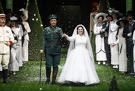 ЧТОБЫ КОСТЮМЧИК СИДЕЛ, ИЛИ ПРОЩАЙ, ОРУЖИЕ