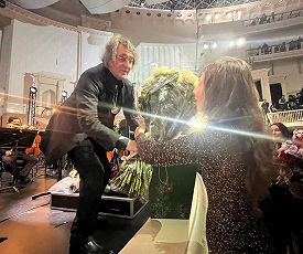 ВСЕ ВЫШЕ, И ВЫШЕ, И ВЫШЕ