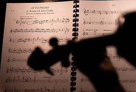 ПРИЗРАК БРОДИТ. НЕ ПО ЕВРОПЕ