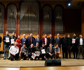 СОЧИНЯТЬ В УДОВОЛЬСТВИЕ