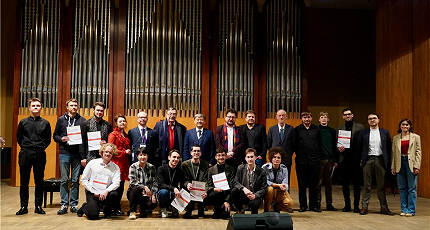 СОЧИНЯТЬ В УДОВОЛЬСТВИЕ