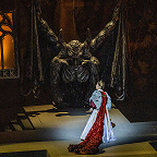 Сцена из пятого акта. Анастасия Калагина - Маргарита Валуа. Фото Наташи Разиной © Мариинский театр