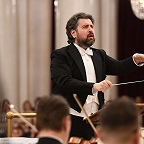 Дирижирует Дмитрий Юровский. Фото Анны Флегонтовой, С.-Петербургская филармония