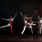 Сцена из спектакля