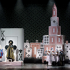 Сцена из спектакля