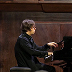 Играет Яков Кацнельсон. Фото Ирины Шымчак