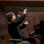 Играет Яков Кацнельсон. Фото Ирины Шымчак