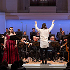 Дарья Телятникова, Анжелика Минасова, Филипп Чижевский, Сергей Годин и музыканты Questa Musica. Фото предоставлено Московской филармонией