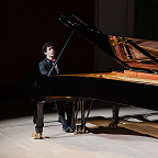 Играет Джакомо Менегарди. Фото Ани Тодич ©Дом Культуры «ГЭС-2»