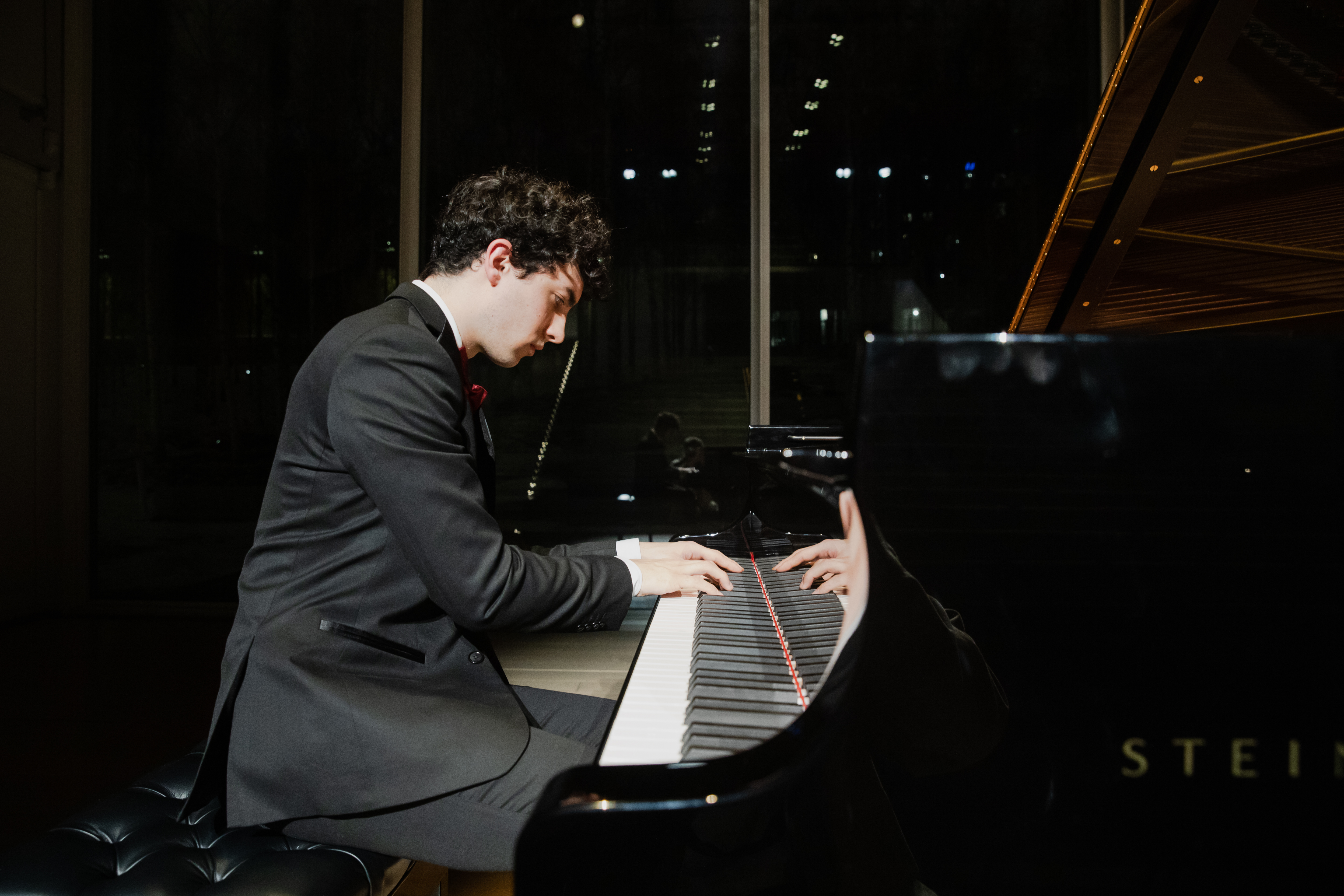   Играет Джакомо Менегарди. Фото Ани Тодич ©Дом Культуры «ГЭС-2»