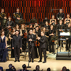 Музыканты La Voce Strumentale, Дмитрий Синьковский и все участники концерта. Фото Лилии Ольховой предоставлено пресс-службой МКЗ «Зарядье»