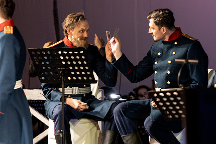 Поют чеховские «Сестры»