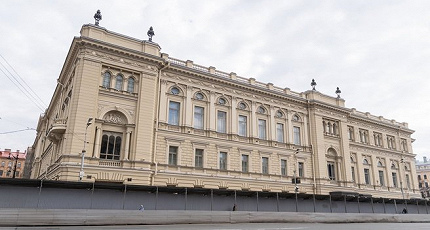 КОМУ - РАДОСТЬ, КОМУ — ТУМАННА ДАЛЬ 