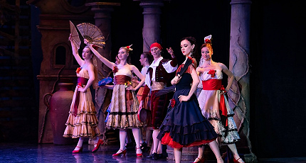 С ШТРАУСОМ ВЕСЕЛО ШАГАТЬ