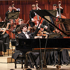 Илья Папоян и музыканты МГАСО. Фото Лилии Ольховой предоставлено пресс-службой МКЗ «Зарядье»