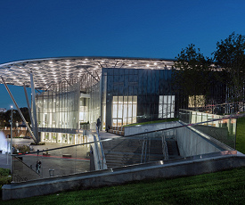 НЕЗНАКОМЫЙ СВИРИДОВ