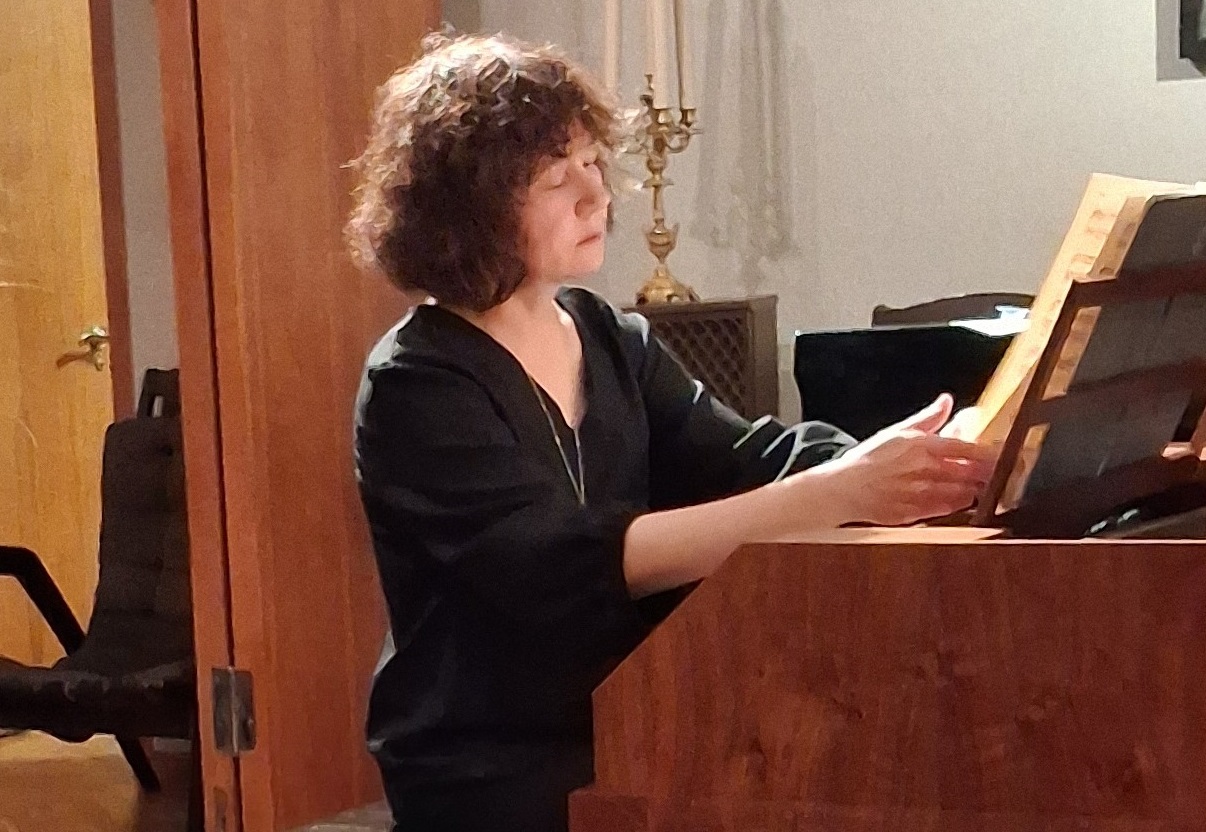  Екатерина Державина за хаммерклавиром. Фото автора