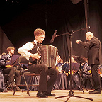 Молодежный русский народный оркестр «Серебряные струны, солист – Попов Марк (баян).