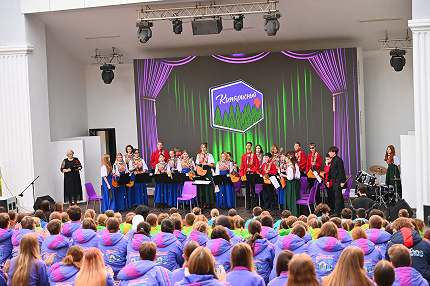 В унисон с тысячами сердец