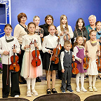 Преподаватели и ученики струнного отделения