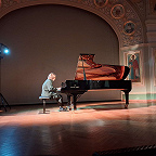 Играет Яков Кацнельсон. Фото автора